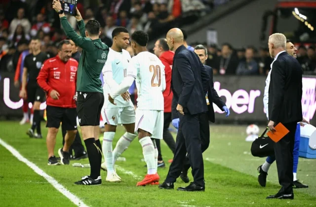 Mbappé Set to Miss France’s Next Three Matches with Knee Injury