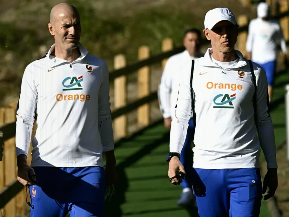 Zidane Watches France Under-21s Train at Clairefontaine