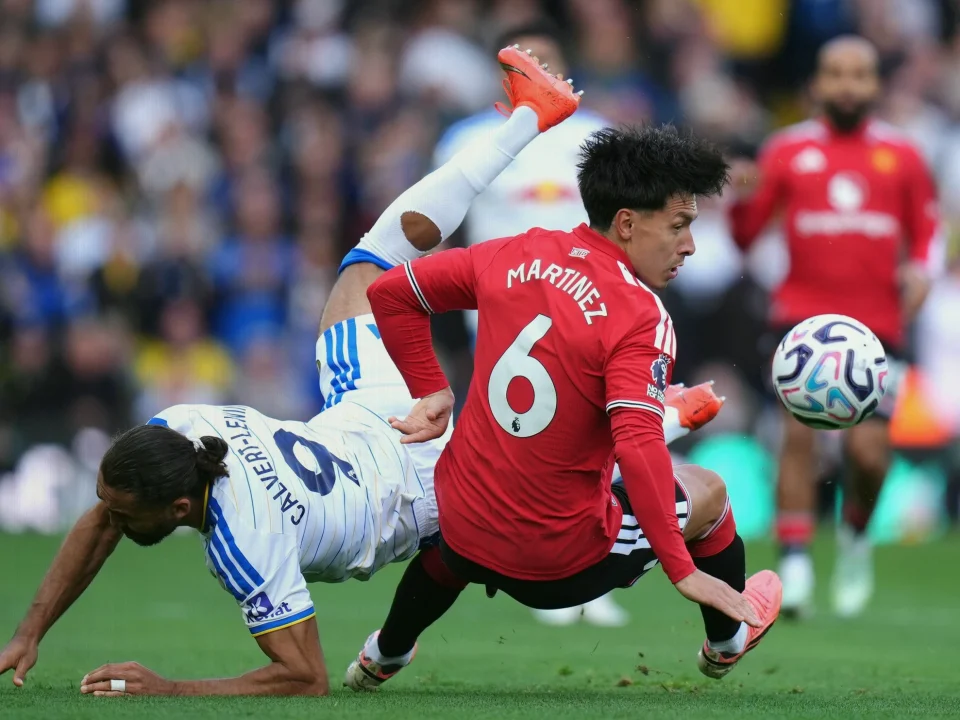 Lisandro Martínez Injury Concern as Manchester United Draw with Leeds