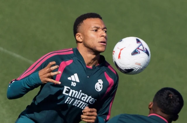 Kylian Mbappé Returns to Real Madrid Training Ahead of Villarreal Clash