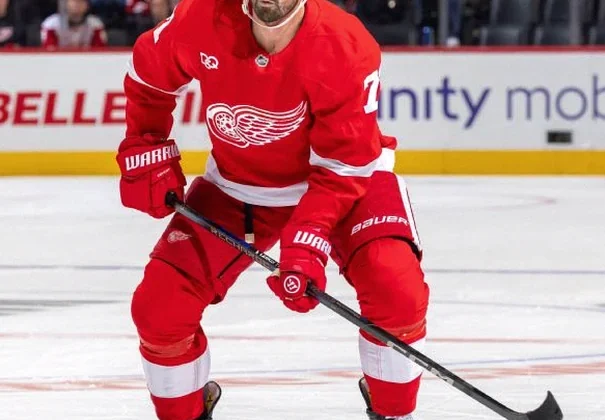 Larkin Scores in Red Wings Return After Trade Request