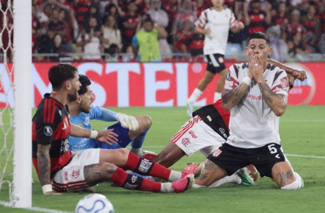 Flamengo Cite Santos Precedent in Marcos Rojo Registration Complaint
