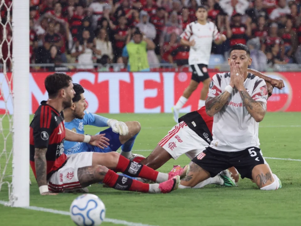 Flamengo Cite Santos Precedent in Marcos Rojo Registration Complaint