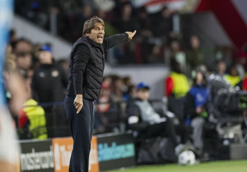 Antonio Conte Emerges as Manchester United Option Amid Carrick Pressure
