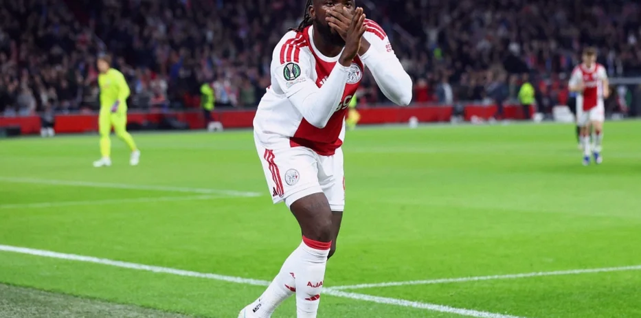Ajax Strike Late to Hand Atalanta 2-0 Conference League Defeat