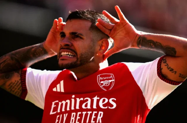 Arsenal Fight Back to Beat Leeds and Draw Level with Manchester City