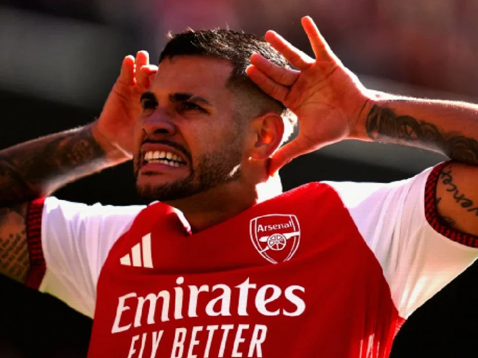 Arsenal Fight Back to Beat Leeds and Draw Level with Manchester City