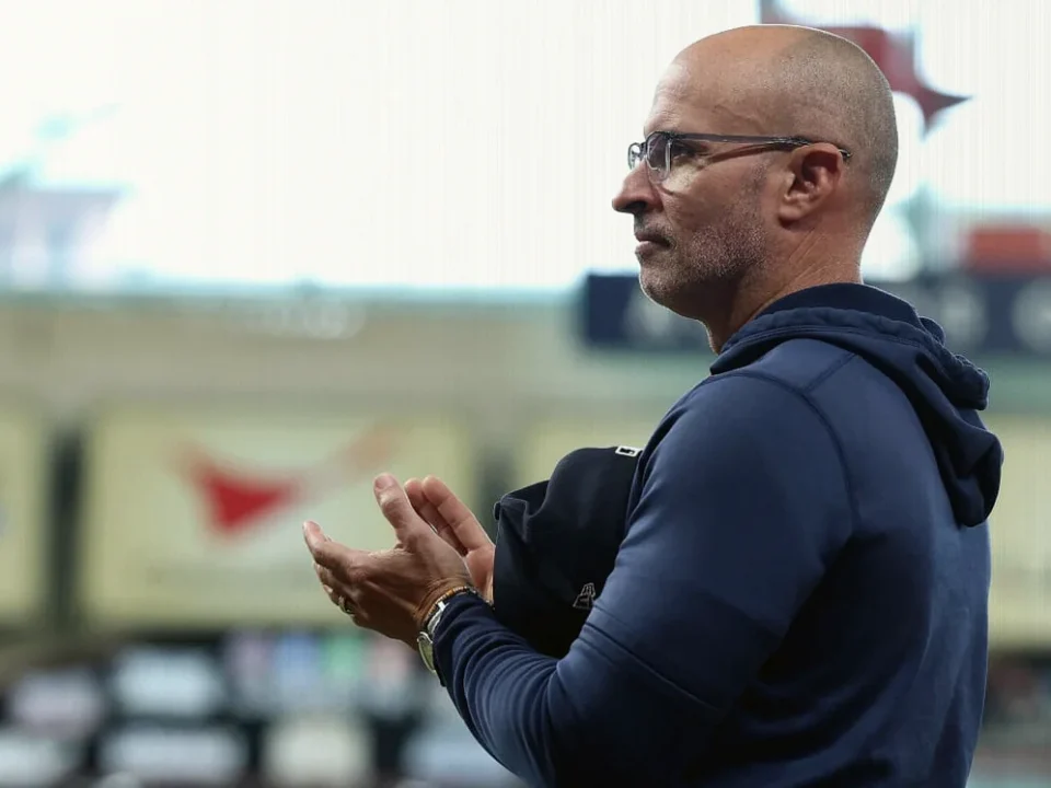 Houston Astros Decline to Extend Manager Joe Espada’s Contract