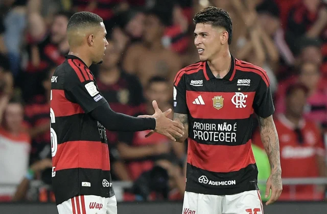 Flamengo Beat Fluminense to Lead Brasileirão Before Estudiantes Clash