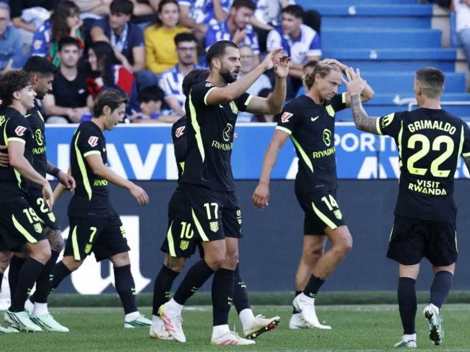 Atlético Madrid Beat Alavés to Stay Second Ahead of Manchester United