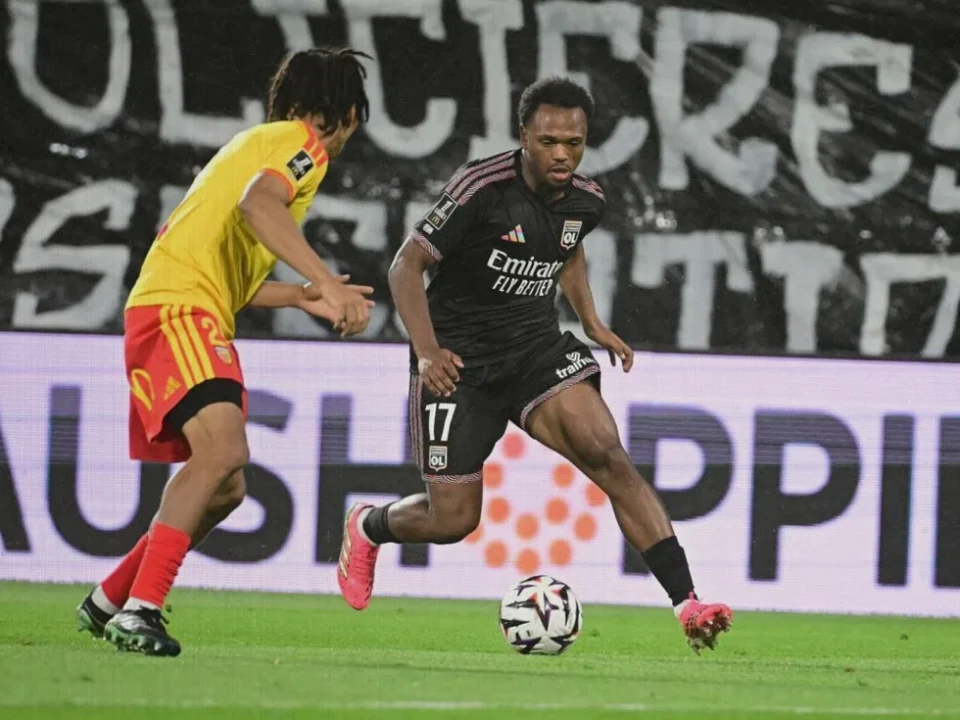 Loïs Openda Forced Off Injured in Lyon’s Clash at Lens