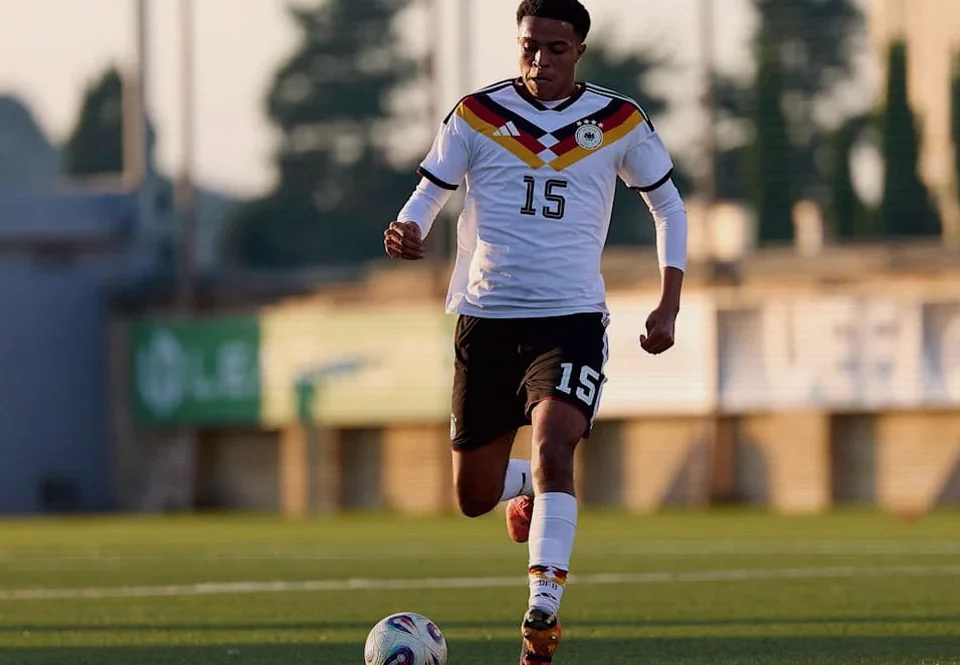 FC Augsburg’s Noahkai Banks Suffers Knee Ligament Injury on U21 Duty