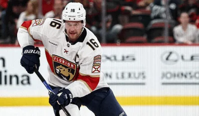 Aleksander Barkov Leaves Panthers-Sharks Game After Second-Period Fall