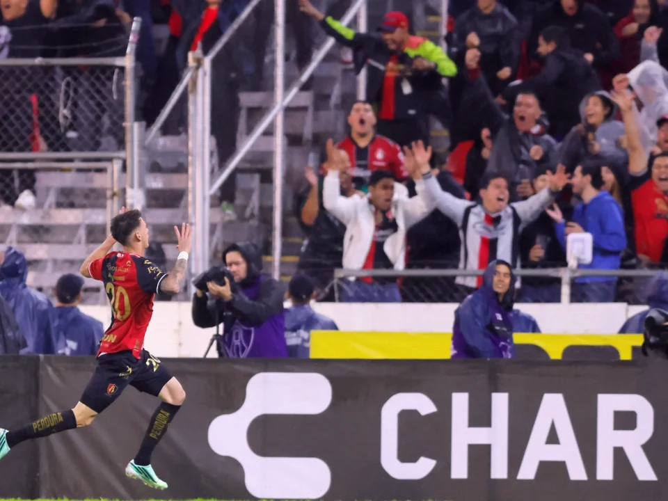 Zenón Opens Atlas Account in 1-1 Derby Draw with Chivas