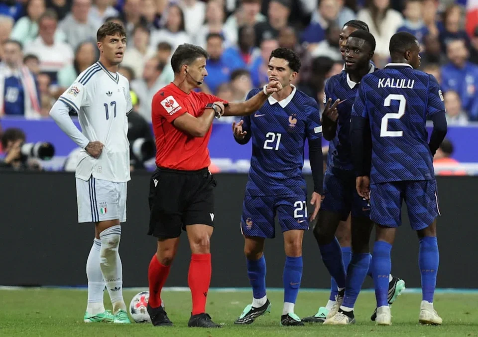 Upamecano Returns Early to Bayern After France Red Card