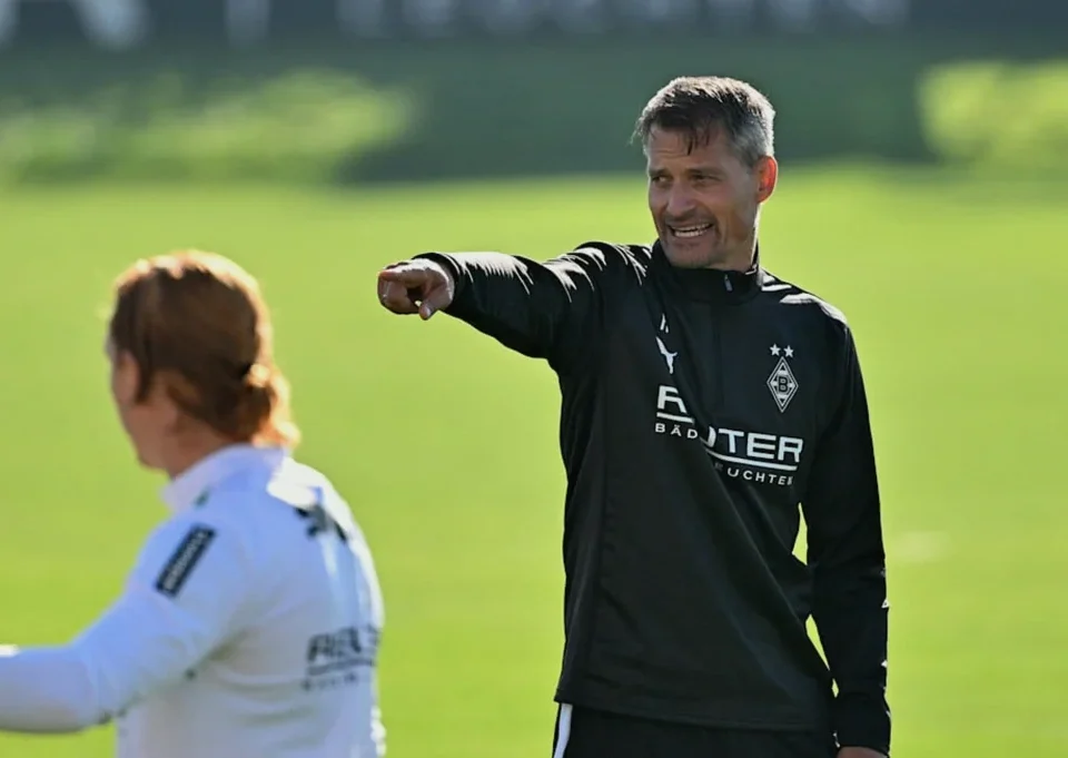 Alexander Blessin Faces Rhine Derby Test as Gladbach Seek Turnaround