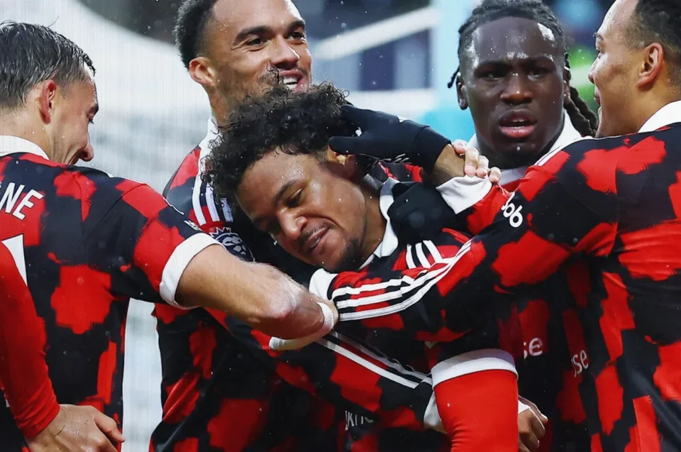 Oscar Bobb Lifts Fulham Clear with Late Winner at Coventry