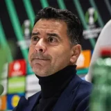 De Boer Slams Ajax Coach Michel González Over Communication Issues