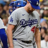 Brewers Beat Dodgers 7-4 to Grab 2-0 Series Lead