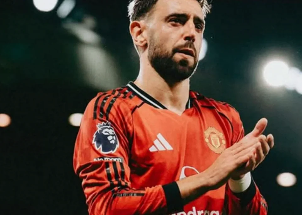Bruno Fernandes Row Piles Pressure on Manchester United Boss Michael Carrick