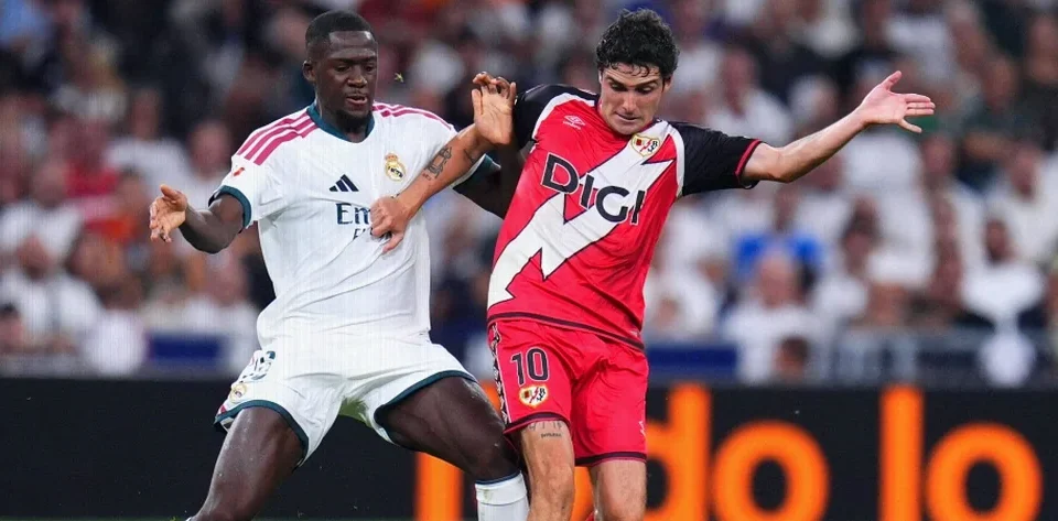 Como Target Rayo Vallecano Forward Sergio Camello for January Move