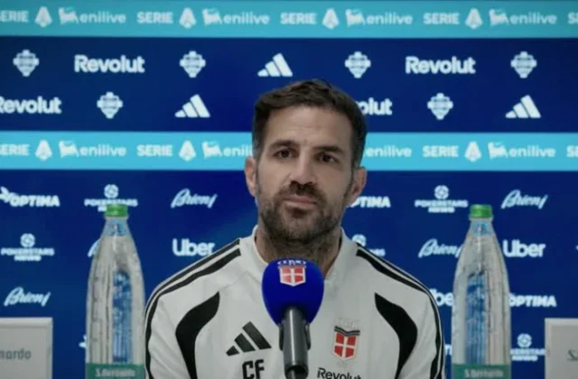 Fabregas Balances Como’s Manchester United Night with Serie A Priorities
