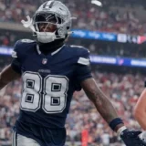 CeeDee Lamb’s 17 Catches Lift Cowboys Past Texans in Houston