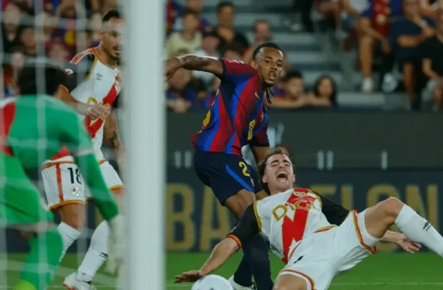 Bayern Munich and Chelsea Monitor Barcelona’s Jules Koundé