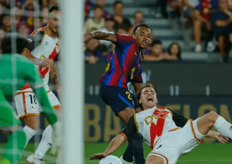 Bayern Munich and Chelsea Monitor Barcelona’s Jules Koundé