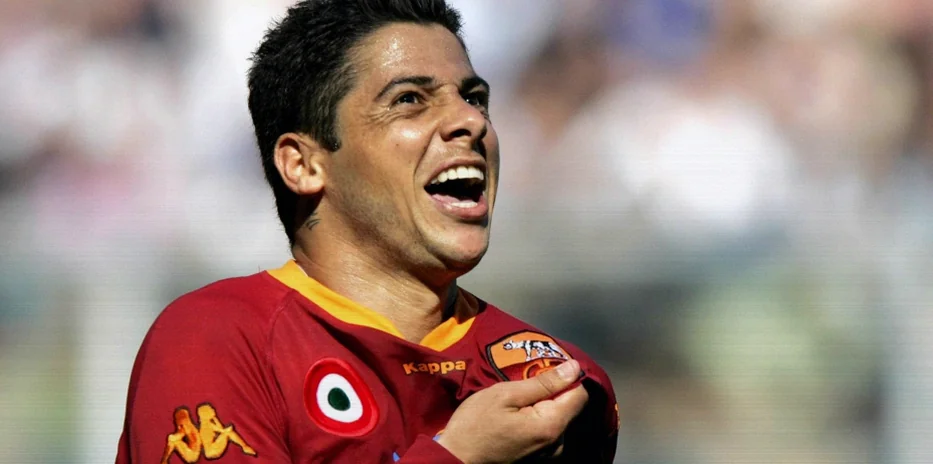 Cicinho Opens Up on Roma Struggles, Depression and Recovery