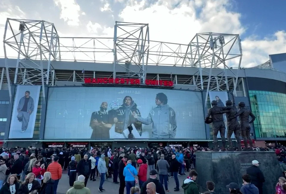 Man Utd Fans Demand Manchester City Relegation Over 115 Charges