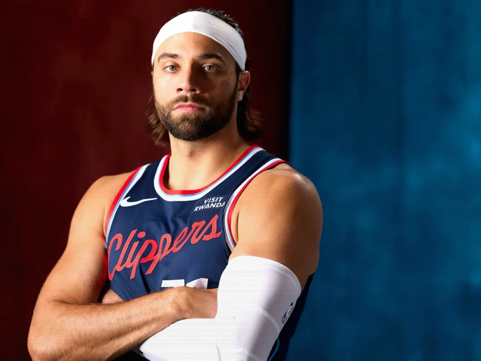 Max Strus Out Four Weeks After Clippers Preseason Foot Injury