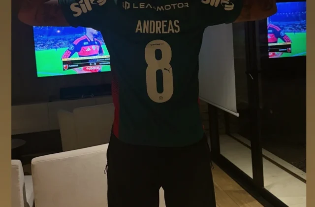 Deyverson Celebrates Estudiantes’ Libertadores Win Over Flamengo