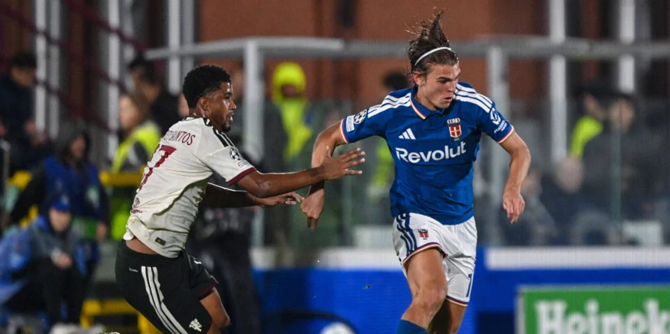 Como Standouts Ramon, Da Cunha and Douvikas Shine Against Manchester United