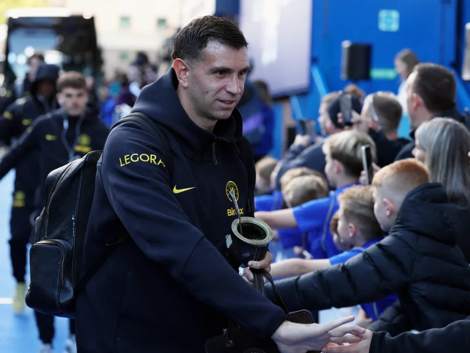 Emiliano Martínez Starts as Chelsea Target European Qualification Boost