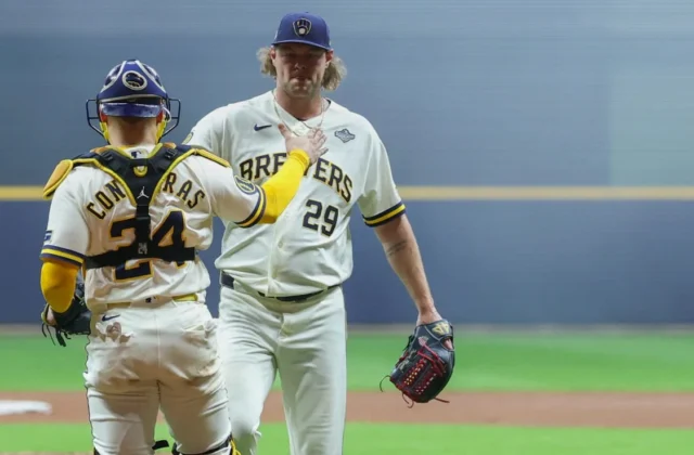 Brewers Edge Rays 3-2 in World Series Game 1 Bullpen Battle