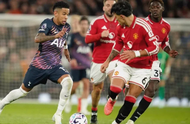 Manchester United Consider Action After Lisandro Martínez Criticism