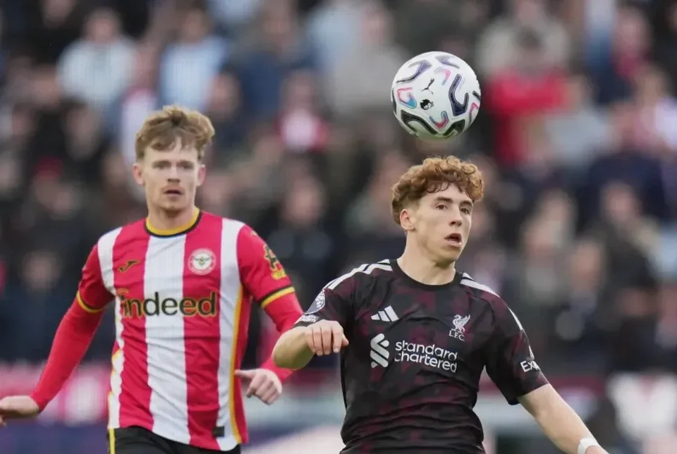 Liverpool Beat Brentford 2-1 as Isak and Víctor Muñoz Spark Comeback