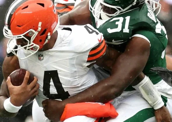 David Bailey’s Three-Sack Day Powers Jets Past Browns