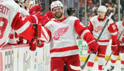 Alex DeBrincat Commits to Red Wings with Seven-Year, $91M Extension
