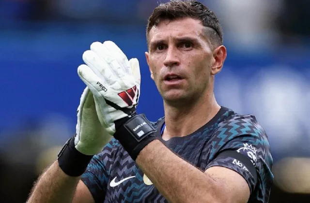 Emiliano Martínez Pays Personal Tribute to Lionel Messi on Argentina Shirt
