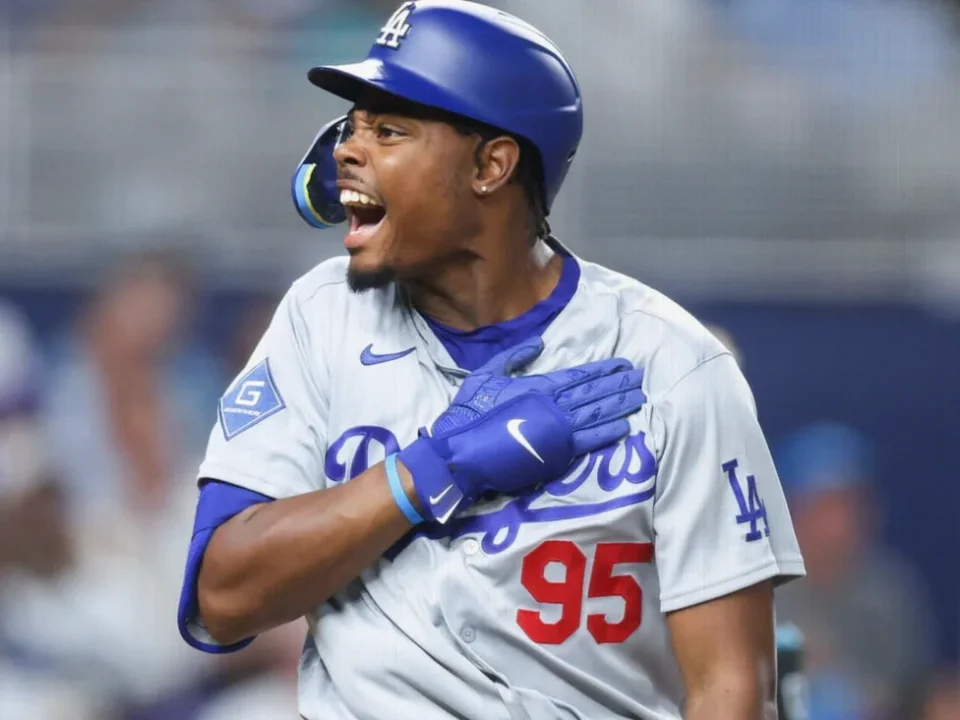 Dodgers Add De Paula, Henriquez for NLDS Opener Against Braves