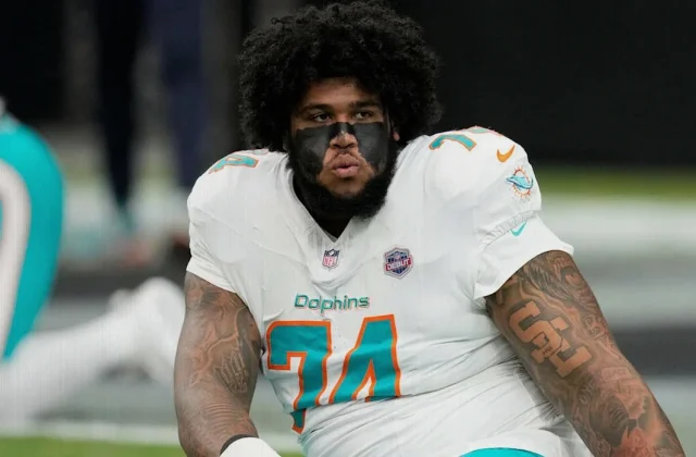 Dolphins Rookie Kadyn Proctor Braces for Brian Flores’ Blitz Packages
