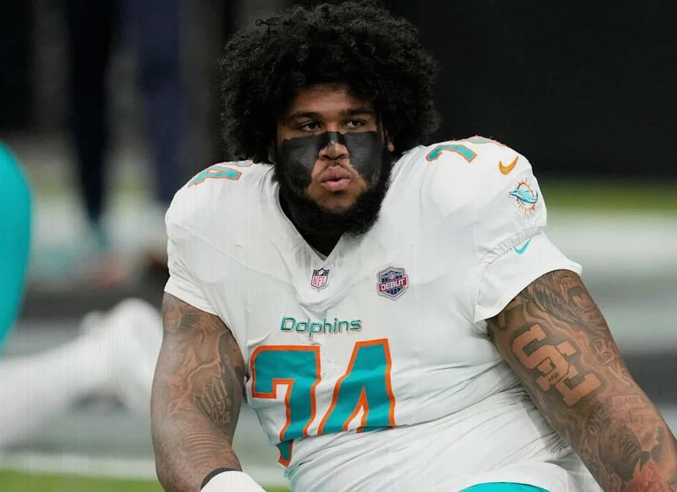 Dolphins Rookie Kadyn Proctor Braces for Brian Flores’ Blitz Packages
