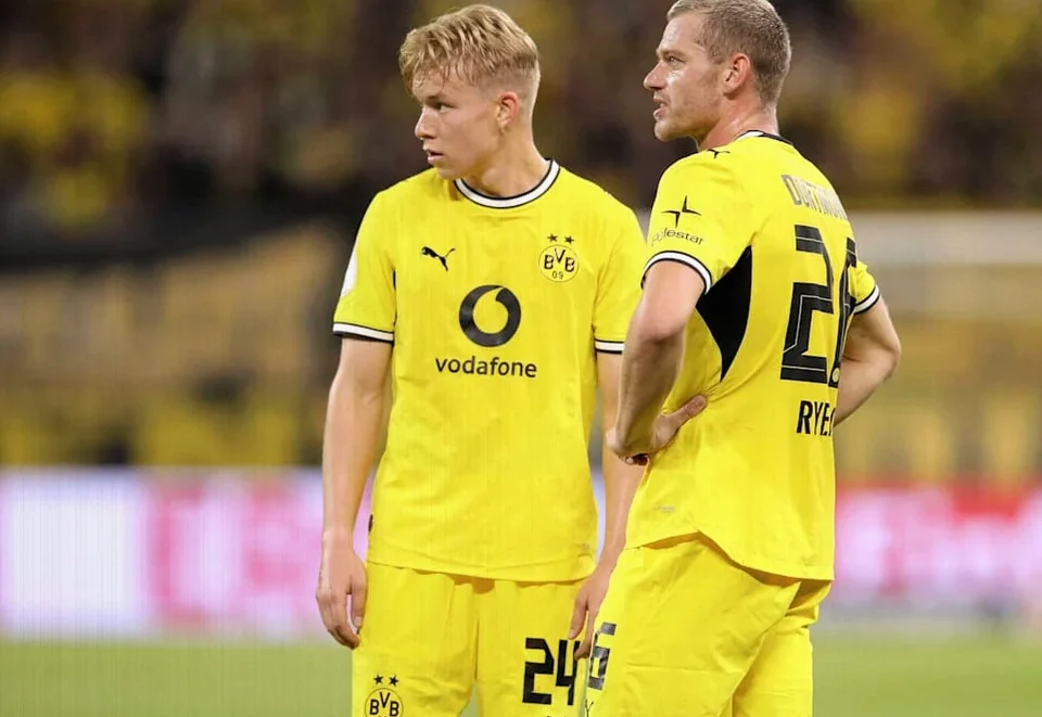 Julian Ryerson Injury Leaves Dortmund Short at Wing-Back