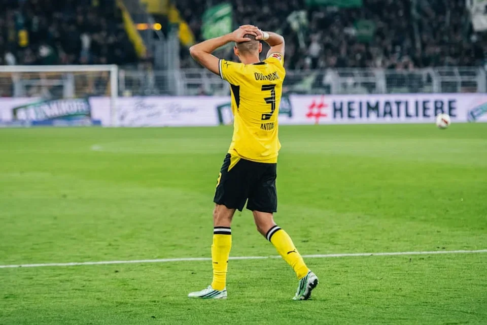 Dortmund Throw Away Two-Goal Lead in Werder Bremen Draw