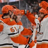 Lukas Dostal, Ducks fend off Golden Knights in season-opening win
