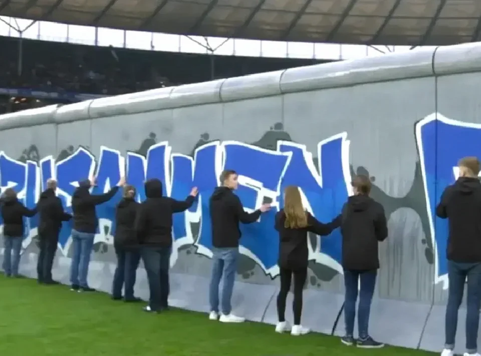 Hertha Berlin Honors Berlin Wall Fall With Olympic Stadium Ceremony