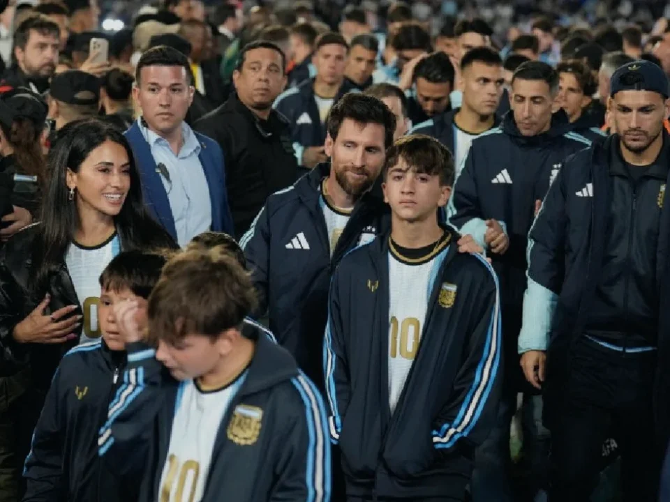 Messi’s Son Thiago in Tears During Argentina Farewell at Monumental