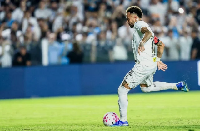 Neymar’s Late Penalty Double Earns Santos Draw Against Flamengo